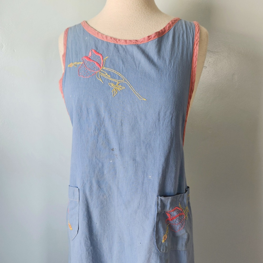 Vtg 30s 40s Blue Cotton Apron Pink Embroidery Cross Back Pockets Kitchen S/M